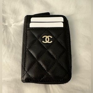 100% authentic Chanel black caviar credit card holder/ small wallet
